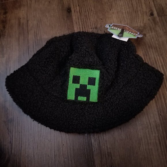 Minecraft Creeper Sherpa Bucket Hat - Picture 5 of 9